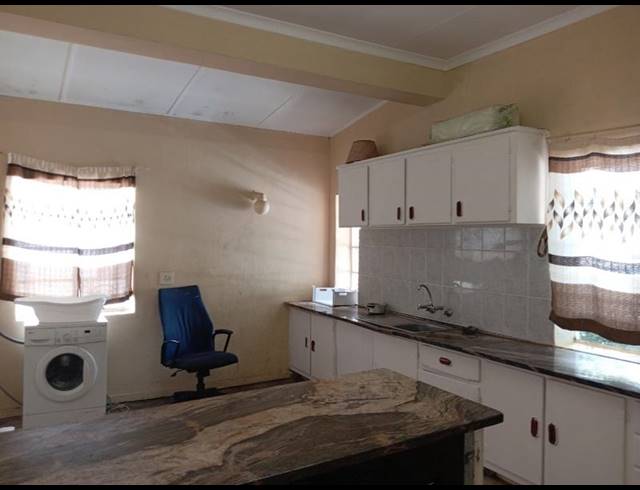 6 BEDROOM HOUSE FOR SALE IN ORANGE GROVE